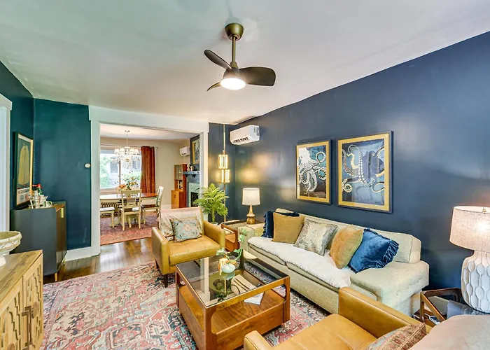 Easy Access To Pittsburgh: Urban Retreat W/ Deck Holiday home Pittsburgh