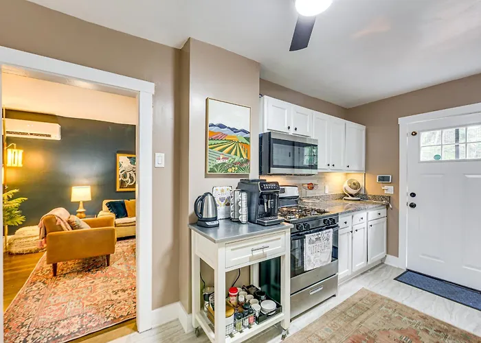 Holiday home Easy Access To Pittsburgh: Urban Retreat W/ Deck
