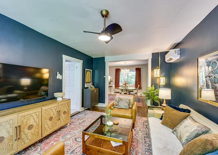 Holiday home Easy Access To Pittsburgh: Urban Retreat W/ Deck Pittsburgh