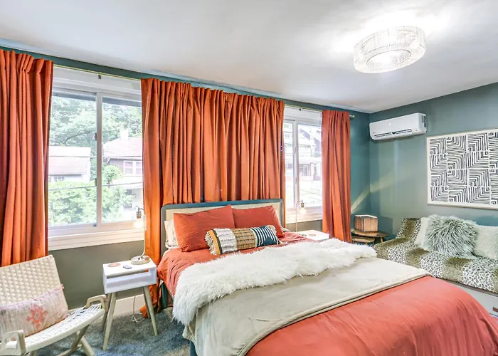 Holiday home Easy Access To Pittsburgh: Urban Retreat W/ Deck Pittsburgh