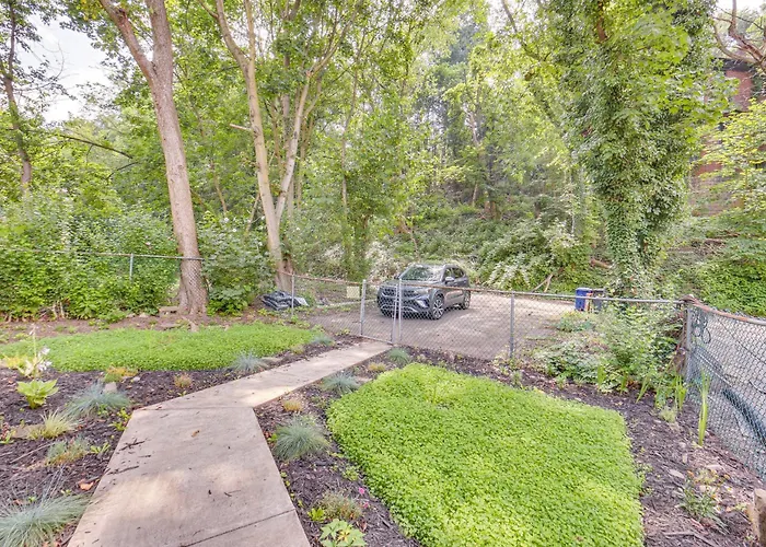 Easy Access To Pittsburgh: Urban Retreat W/ Deck